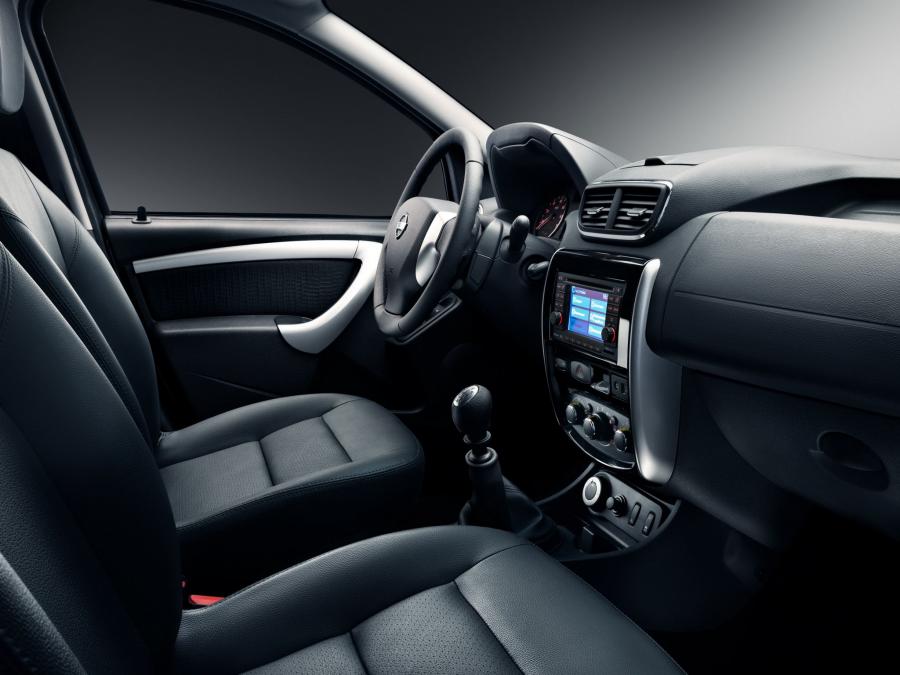Интерьер Nissan Terrano 2014 года  (RU) (фото 31 из 32)